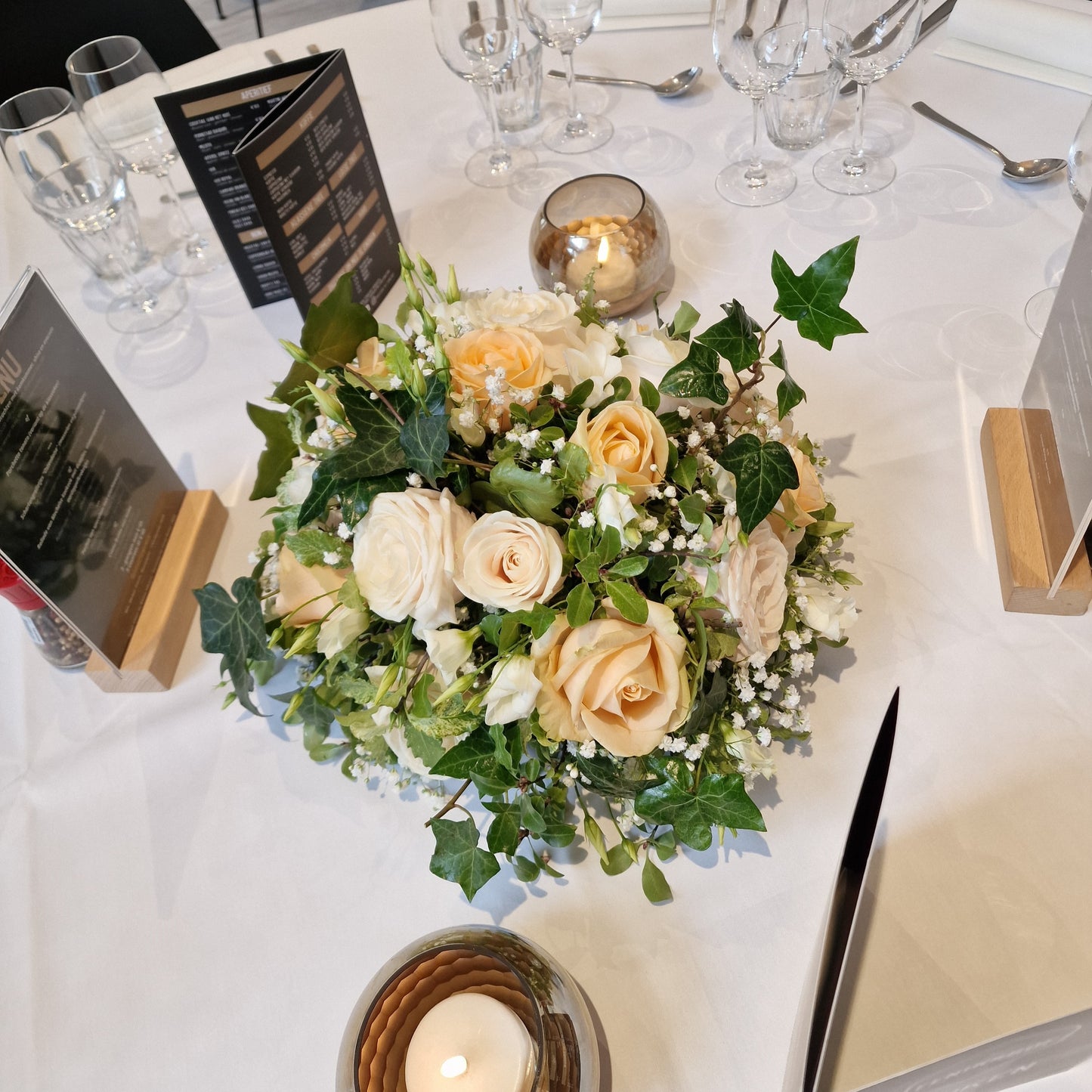 <tc>Ivory Grace Table Arrangement</tc>
