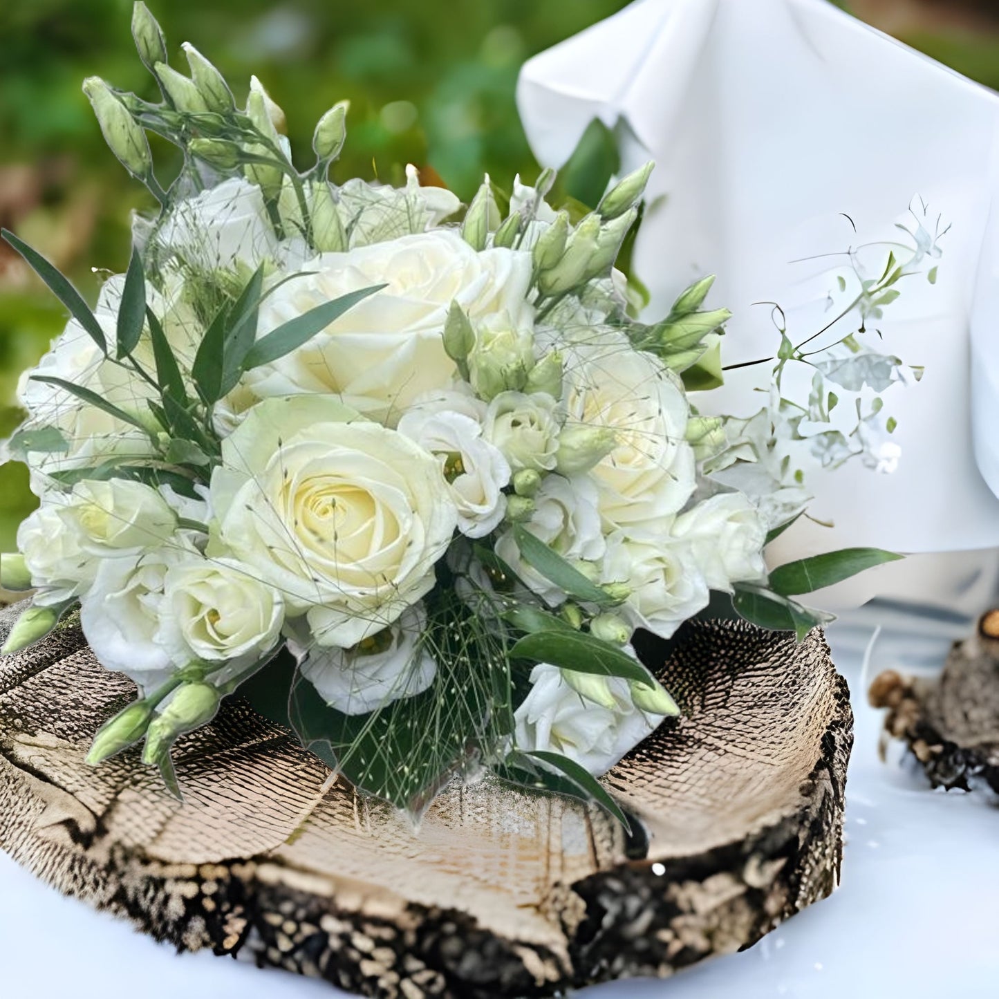 <tc>Whispering Woodflower Decor</tc>