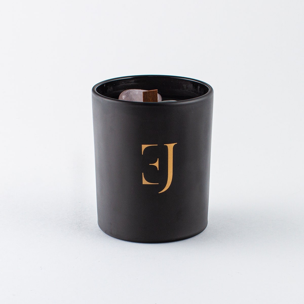 <tc>Black luxury scented candle with crystals</tc>