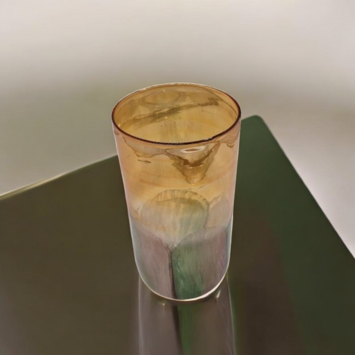 <tc>Amber Forest Glass Vase</tc>