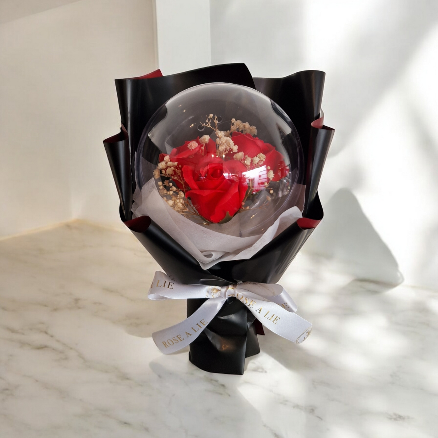 <tc>Rose Sphere Bouquet</tc>